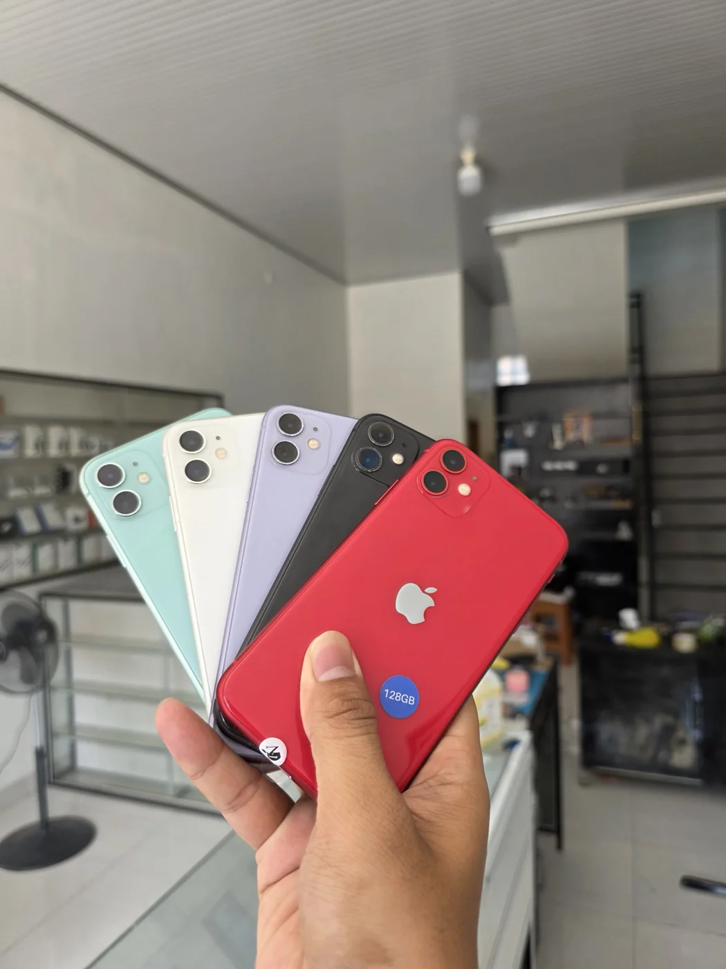 Foto iPhone 11 Inter di RStore Rawajitu