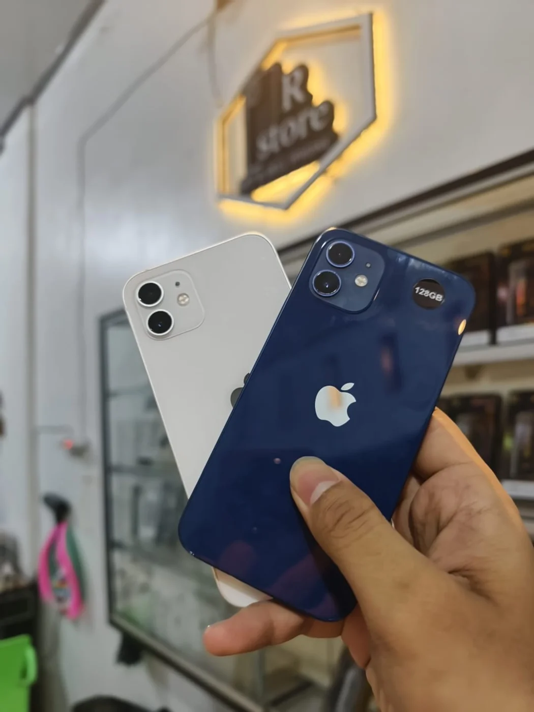 Foto iPhone 12 Inter di RStore Rawajitu
