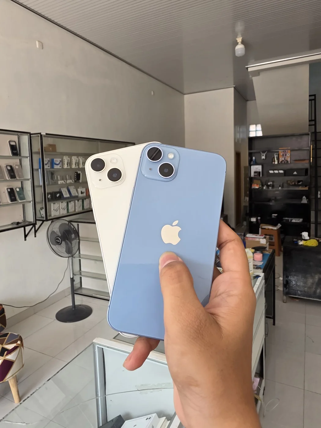 Foto iPhone 14 Plus Inter di RStore Rawajitu