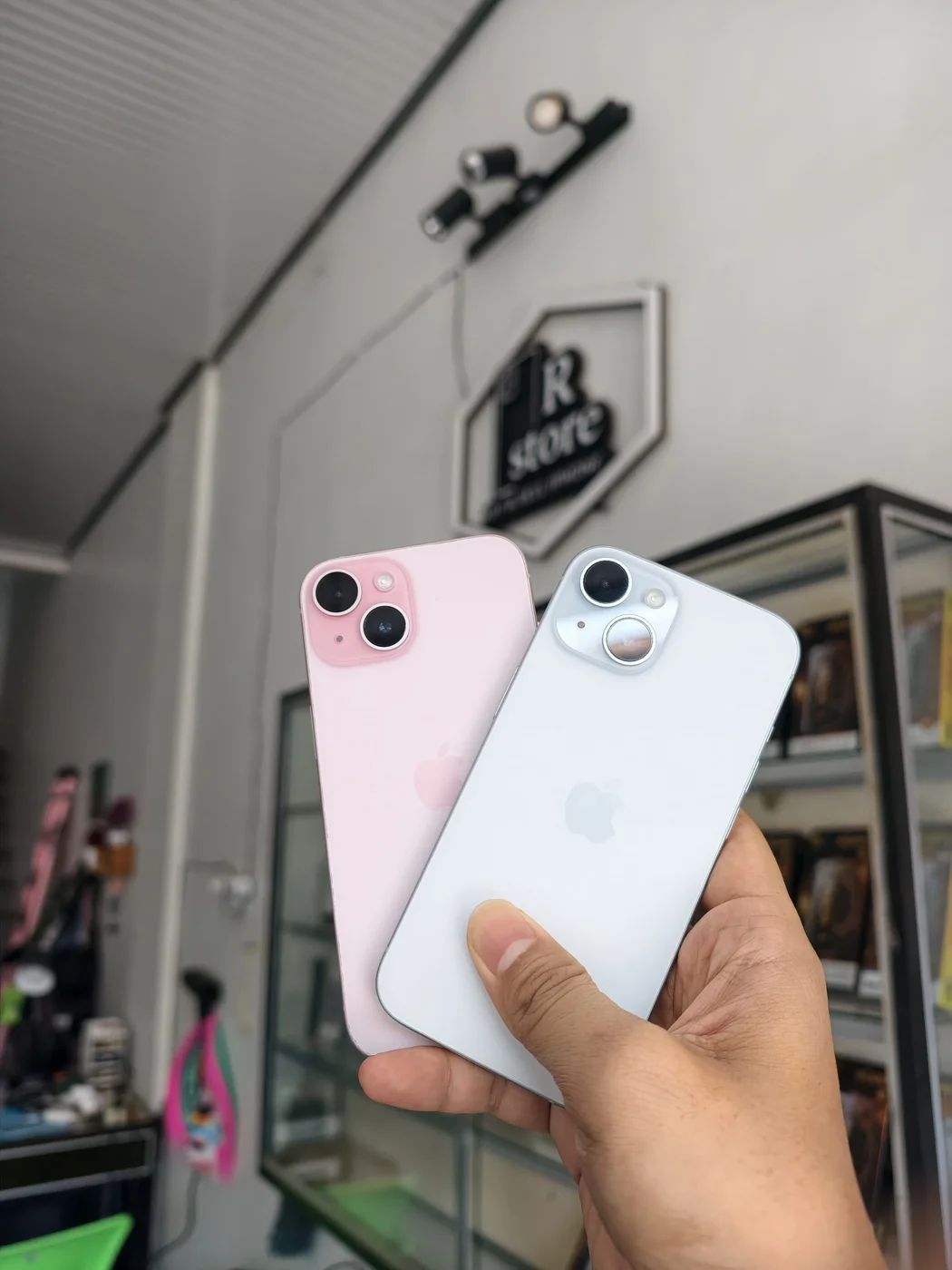 Foto iPhone 15 Ex iBox di RStore Rawajitu